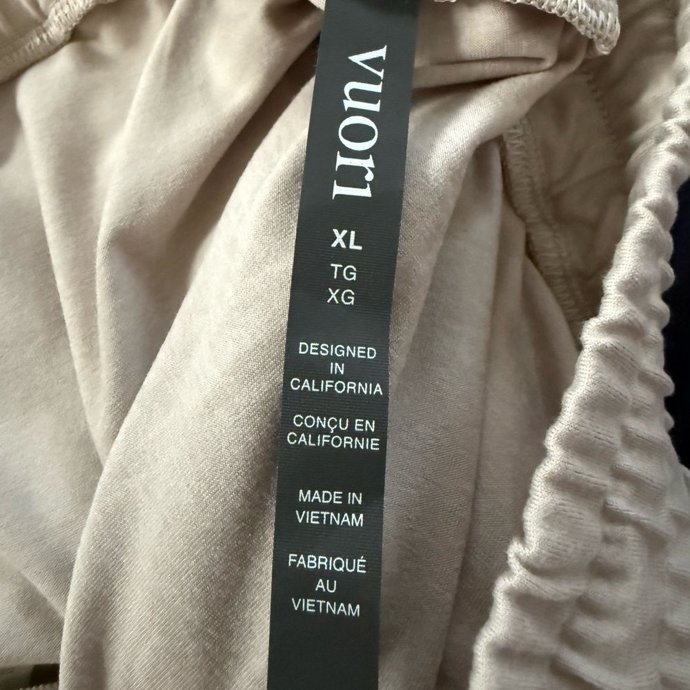 Vuori Women’s NWT Ecru Heather Performance Joggers - Picture 7 of 10